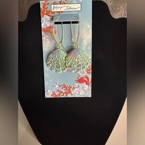 🐚Betsey Johnson Crystal She’ll Hook Earrings